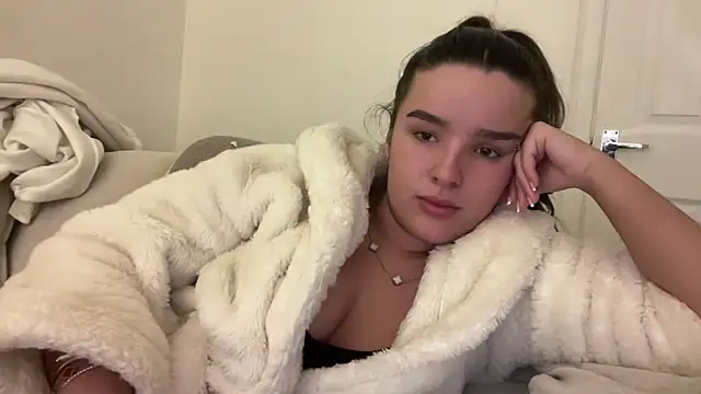 Snapshot of maisiesmithx chatting on 5, 2, 2025 maisiesmithx online show from 5, 2, 2025