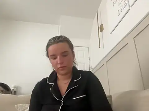 Snapshot of maisiesmithx chatting on 17, 9, 2025 maisiesmithx online show from 17, 9, 2025