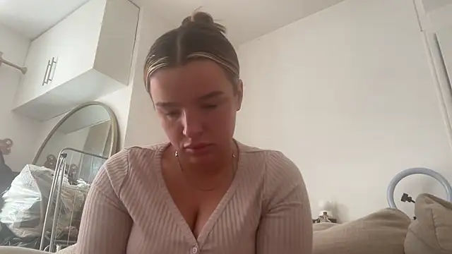 Snapshot of maisiesmithx chatting on 21, 9, 2025 maisiesmithx online show from 21, 9, 2025