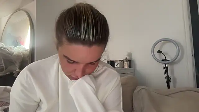 Snapshot of maisiesmithx chatting on 24, 9, 2025 maisiesmithx online show from 24, 9, 2025