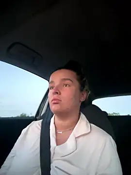 Snapshot of maisiesmithx chatting on 4, 10, 2025 maisiesmithx online show from 4, 10, 2025