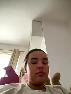 Snapshot of maisiesmithx chatting on 8, 10, 2025 maisiesmithx online show from 8, 10, 2025