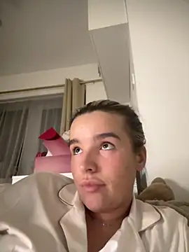 Snapshot of maisiesmithx chatting on 8, 10, 2025 maisiesmithx online show from 8, 10, 2025