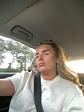 Snapshot of maisiesmithx chatting on 27, 10, 2025 maisiesmithx online show from 27, 10, 2025