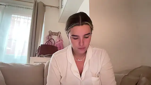 Snapshot of maisiesmithx chatting on 29, 10, 2025 maisiesmithx online show from 29, 10, 2025