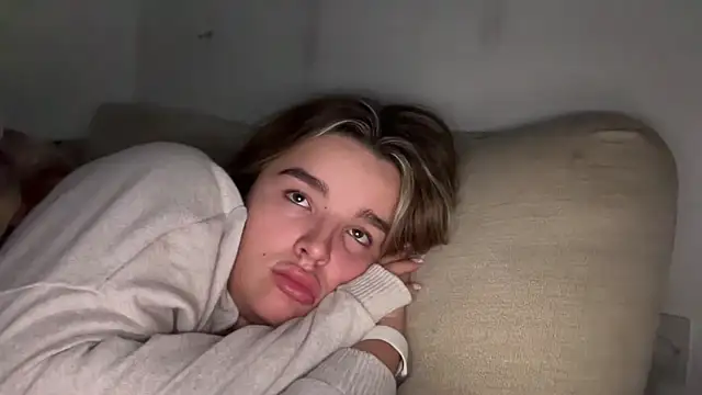 Snapshot of maisiesmithx chatting on 2, 11, 2025 maisiesmithx online show from 2, 11, 2025