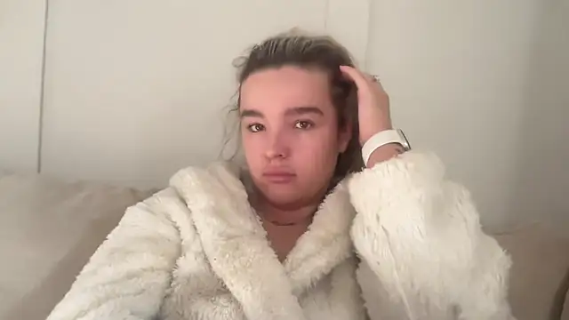 Snapshot of maisiesmithx chatting on 17, 11, 2025 maisiesmithx online show from 17, 11, 2025