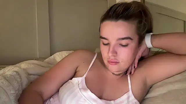 Snapshot of maisiesmithx chatting on 19, 11, 2025 maisiesmithx online show from 19, 11, 2025