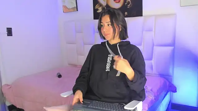 Antonella Fontanna online show from 25, 1, 2025