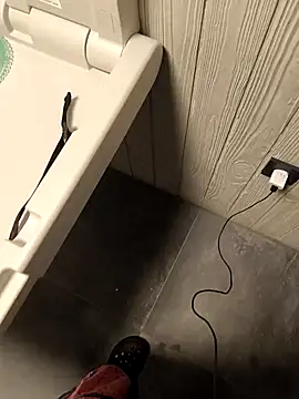 DrownMentallyyy online show from 8, 1, 2025