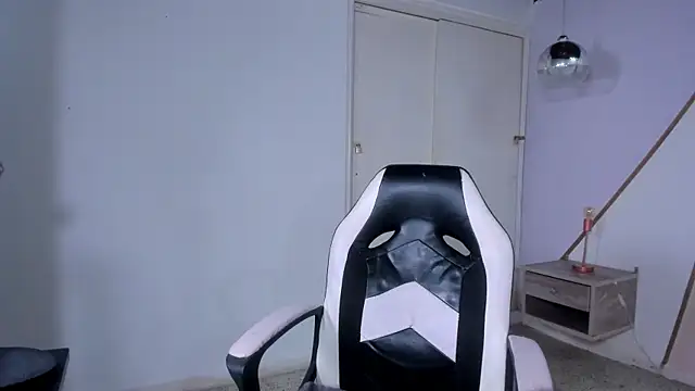 Snapshot of coraltaylor chatting on 16, 3, 2025 coraltaylor online show from 16, 3, 2025