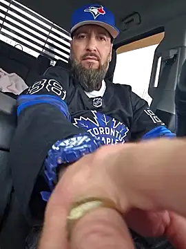 Snapshot of Beardedtattood chatting on 6, 5, 2026 Beardedtattood online show from 6, 5, 2026