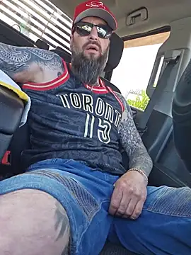 Snapshot of Beardedtattood chatting on 27, 5, 2026 Beardedtattood online show from 27, 5, 2026
