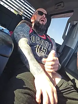 Snapshot of Beardedtattood chatting on 29, 6, 2026 Beardedtattood online show from 29, 6, 2026