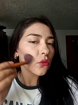 Snapshot of SophieWinslow chatting on 8, 3, 2025 SophieWinslow online show from 8, 3, 2025