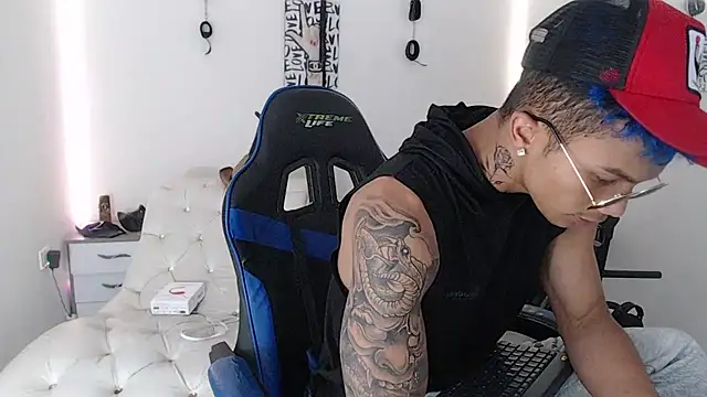 Leonard Price online show from 4, 3, 2025