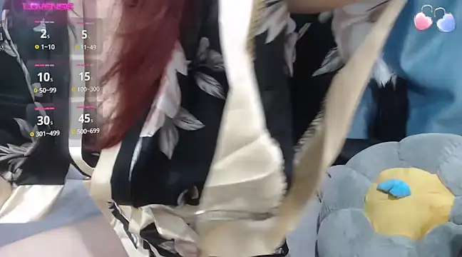 Snapshot of Hikaro-chan chatting on 5, 1, 2025 Hikaro-chan online show from 5, 1, 2025