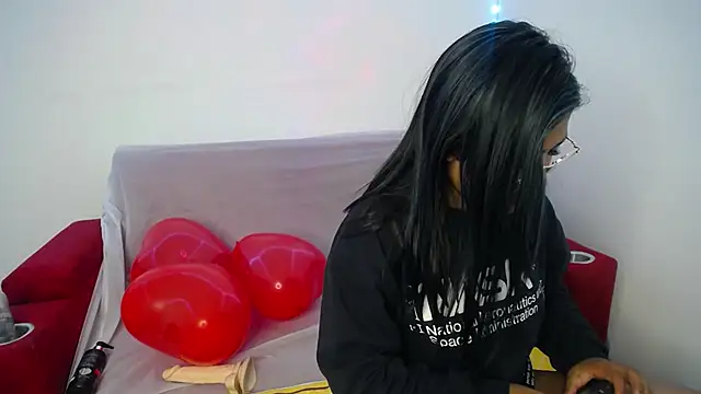 Snapshot of ricura_mily chatting on 2, 2, 2025 ricura mily online show from 2, 2, 2025