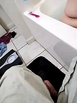 Snapshot of esadmisfit1 chatting on 2, 2, 2025 esadmisfit1 online show from 2, 2, 2025