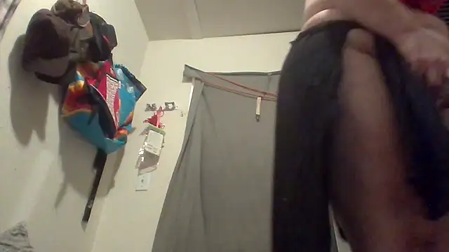 Snapshot of esadmisfit1 chatting on 2, 2, 2025 esadmisfit1 online show from 2, 2, 2025