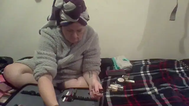 Snapshot of esadmisfit1 chatting on 8, 2, 2025 esadmisfit1 online show from 8, 2, 2025