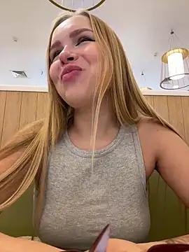 mur girl online show from 8, 12, 2024