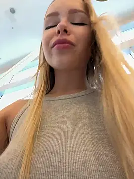 mur girl online show from 19, 12, 2024