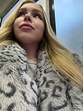 mur girl online show from 19, 12, 2024