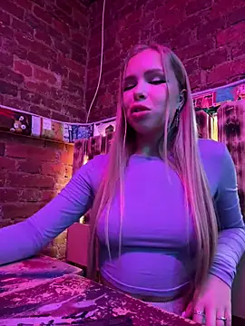 mur girl online show from 2, 1, 2025