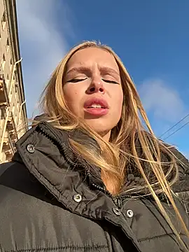 mur girl online show from 26, 1, 2025