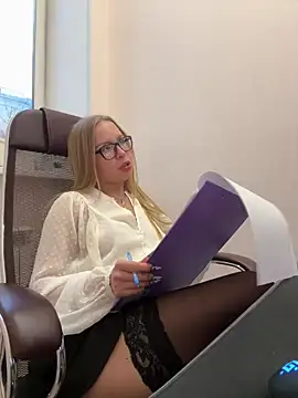 mur girl online show from 6, 2, 2025