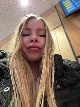 mur girl online show from 16, 2, 2025