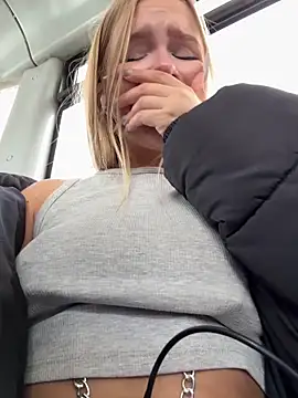 mur girl online show from 7, 3, 2025