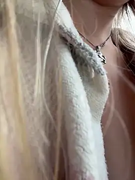 mur girl online show from 14, 9, 2025