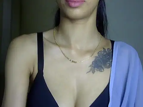 Snapshot of MAAYRA_09 chatting on 5, 5, 2026 MAAYRA 09 online show from 5, 5, 2026