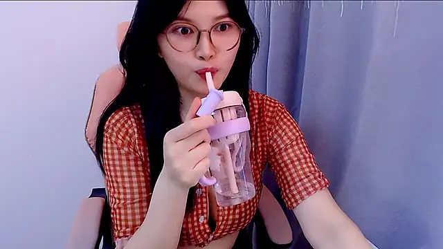 Snapshot of Little-sweet chatting on 23, 9, 2025 Little-sweet online show from 23, 9, 2025