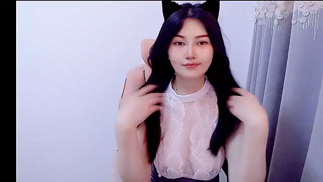 Snapshot of Little-sweet chatting on 11, 10, 2025 Little-sweet online show from 11, 10, 2025