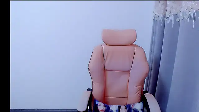 Snapshot of Little-sweet chatting on 17, 10, 2025 Little-sweet online show from 17, 10, 2025