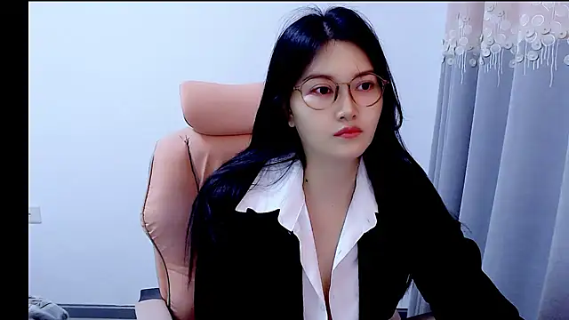 Snapshot of Little-sweet chatting on 30, 10, 2025 Little-sweet online show from 30, 10, 2025