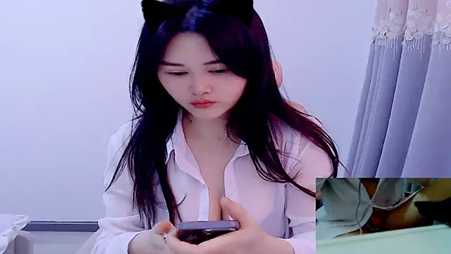 Snapshot of Little-sweet chatting on 1, 12, 2025 Little-sweet online show from 1, 12, 2025