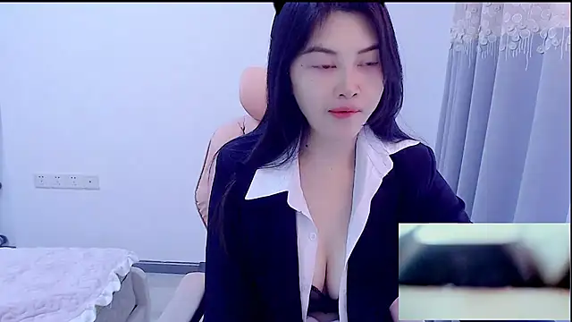 Snapshot of Little-sweet chatting on 3, 12, 2025 Little-sweet online show from 3, 12, 2025