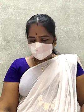 Snapshot of MaaliiiPonuTamil chatting on 5, 5, 2026 MaaliiiPonuTamil online show from 5, 5, 2026