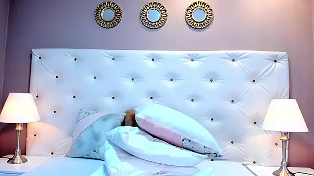 Violet Grace online show from 6, 3, 2025