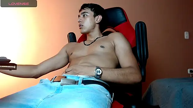 Snapshot of karlgiles_ chatting on 21, 12, 2024 karlgiles online show from 21, 12, 2024