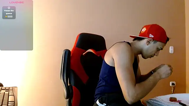 Snapshot of karlgiles_ chatting on 10, 1, 2025 karlgiles online show from 10, 1, 2025