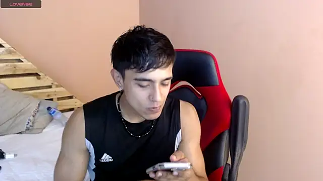 Snapshot of karlgiles_ chatting on 26, 2, 2025 karlgiles online show from 26, 2, 2025