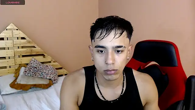 Snapshot of karlgiles_ chatting on 15, 3, 2025 karlgiles online show from 15, 3, 2025