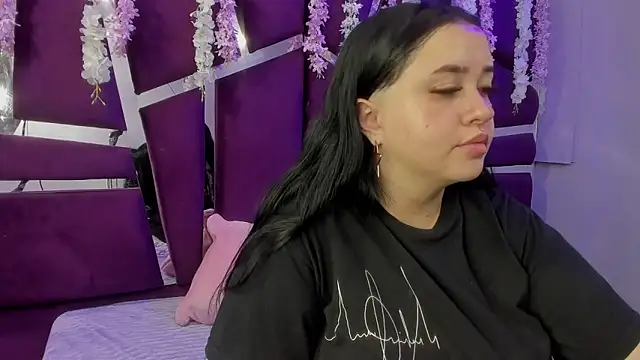 Snapshot of Victoria_Rossy chatting on 19, 12, 2025 Victoria Rossy online show from 19, 12, 2025