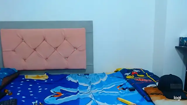 Snapshot of jaycolinss chatting on 6, 4, 2026 jaycolinss online show from 6, 4, 2026