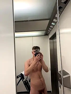 Snapshot of romanhrdcore chatting on 11, 9, 2025 romanhrdcore online show from 11, 9, 2025